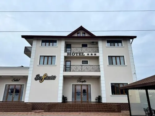Hotel Infinit - Image 1