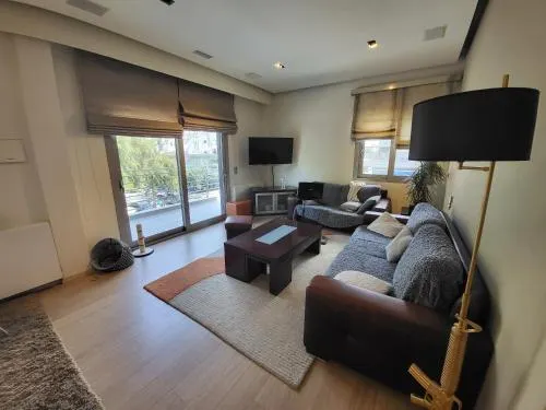Cozy apartment in front of the park - Image 1
