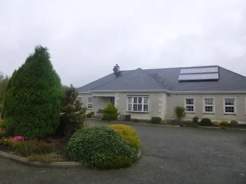 Hawthorn Bed And Breakfast - Image 1