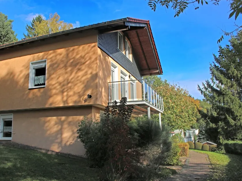Beautiful Holiday Home in Schwarzhausen Near Forest - Image 1
