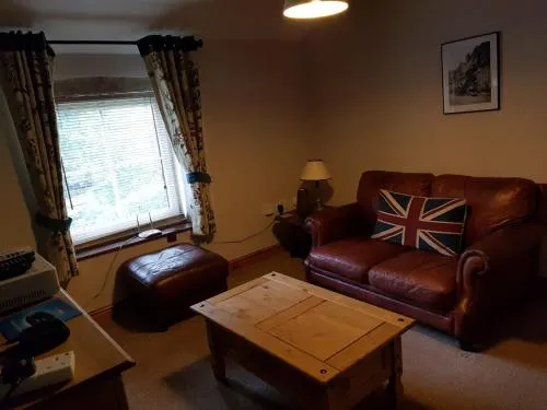 Loft Cottage - Image 1