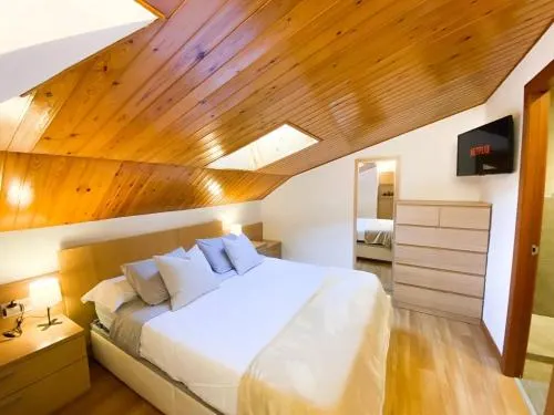 Elegante Ático Encamp FREE Parking Wifi SmartTv Con altillo y 2 baños completos l by BonesVacances - Image 1
