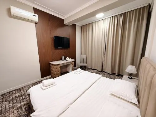 Sapar De Luxe Hotel - Image 1