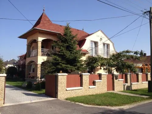 Villa Mónika - Image 1