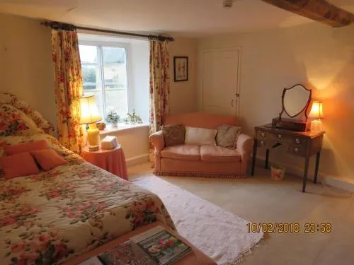 Home Farmhouse Bed & Breakfast - Image 1
