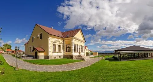 Conacul Benke - Image 1