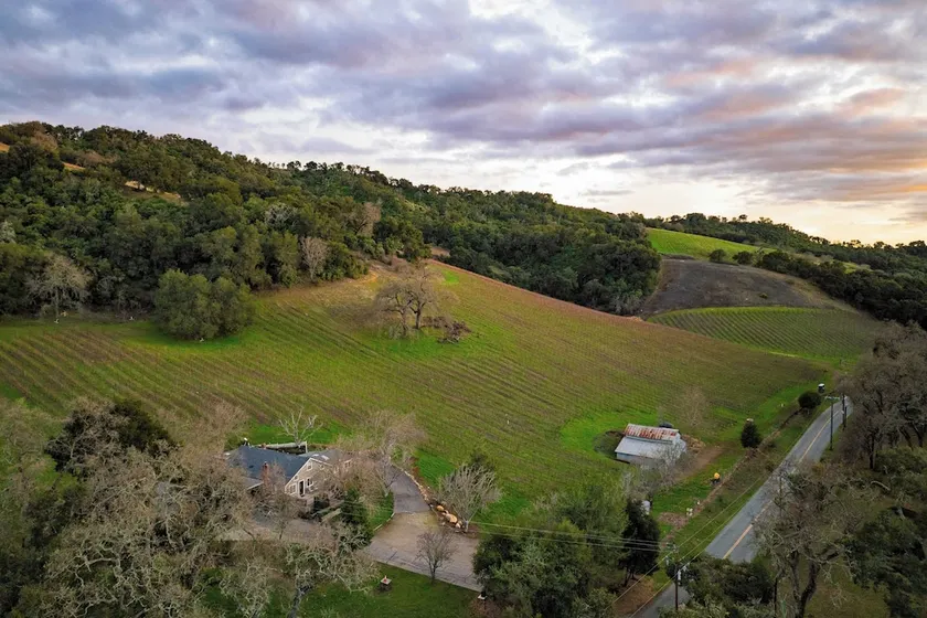 Luxury Wine Country Haven Vineyard Views Near Top Wineries Adelaida Farmhouse - Image 1