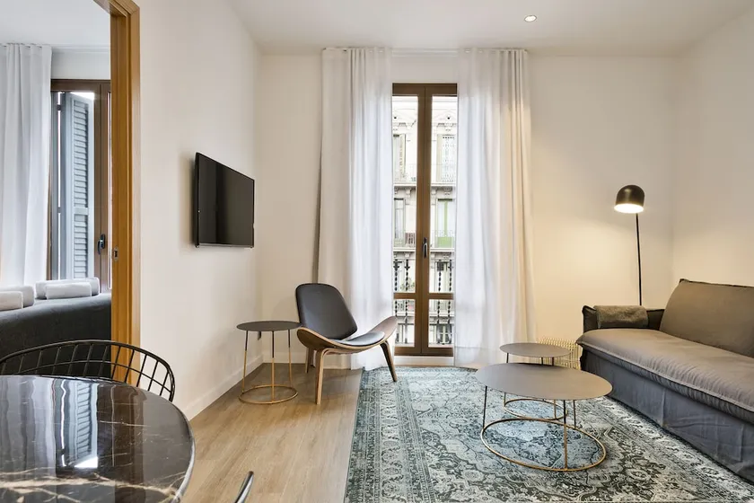 Splendom Suites Barcelona - Image 1