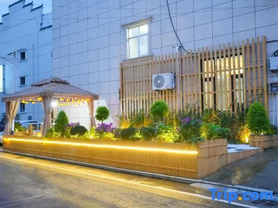 Gushang Zhijia Homestay (Wangxiangu Scenic Area) - Image 1
