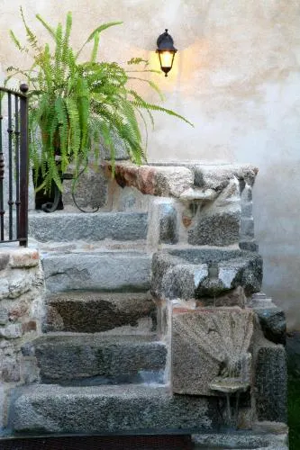 Hotel Rural El Sayal - Image 1