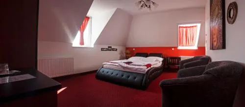 Hotel Centrum Szentendre - Image 1