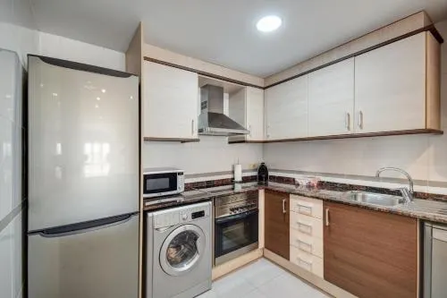 Malvarrosa Beach Apartment - Image 1