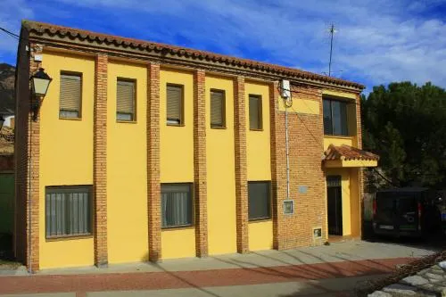 Apartamentos la Escueleta - Image 1