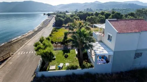Big Blue Seafront Villa - Image 1
