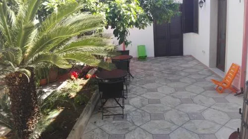 B&B Citrus Garden - Image 1