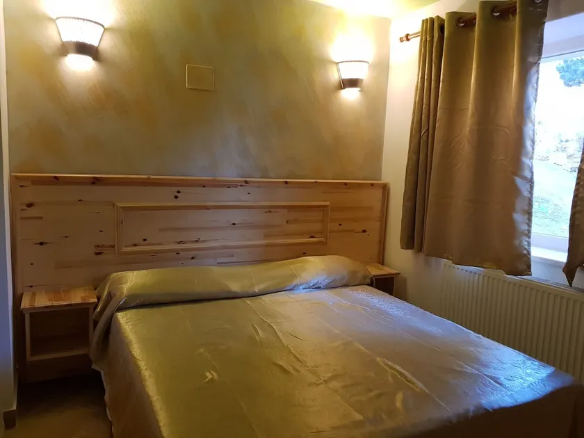 Shkreli Hotel Camp - Image 1