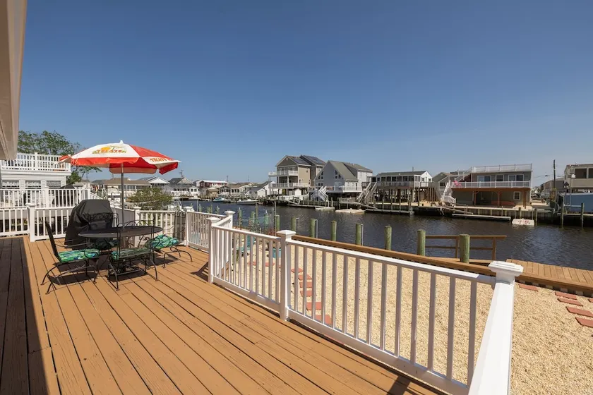 Lagoon Life Hideaway - Image 1