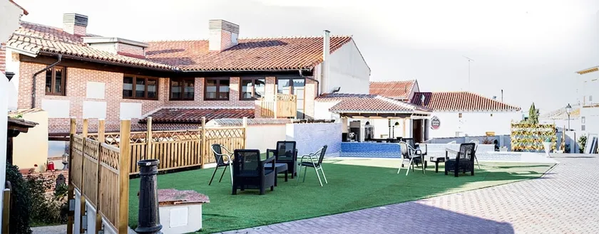 VE Posada in Velayos - Image 1