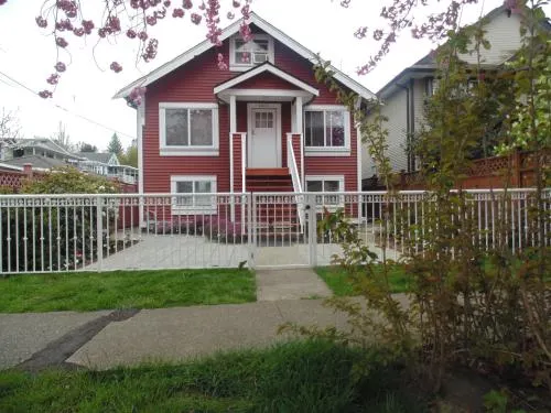 Gordon's Guest House - Image 1
