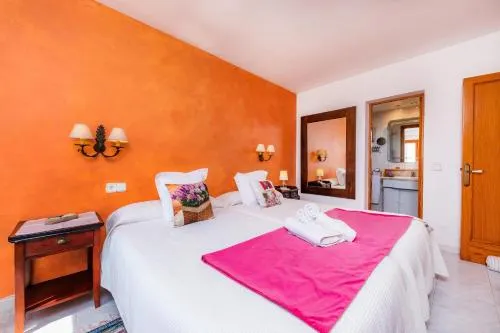 Family Holiday villa with private pool in front the sea in Alcudia, Aucanada - Image 1