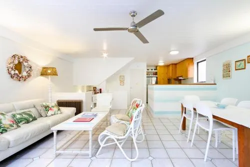 Tea Trees 4 - Image 1