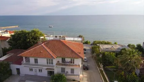 Seaside Apartments - Image 1