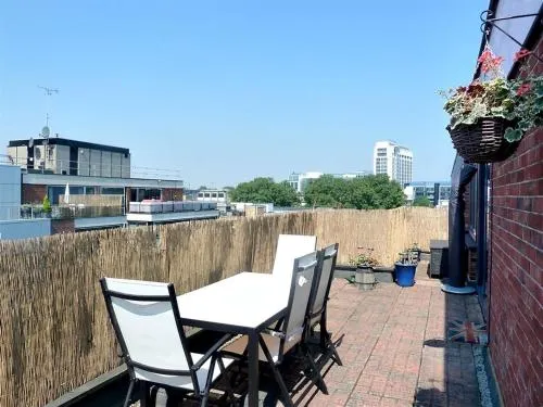W1 Penthouse w Terrace - Image 1