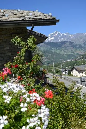 Les Fleurs Bed And Breakfast - Image 1