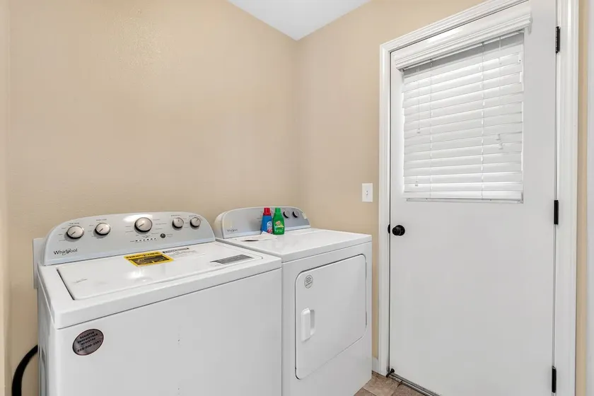Country Living Retreat - Image 1