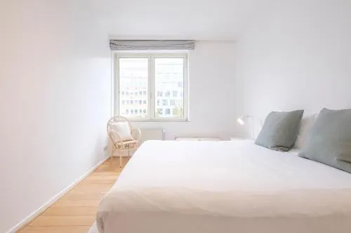 Lumineux Appartement 2 chambres entre le ChÃ¢telain et l'Avenue Louise - Image 1