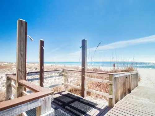 Lejlighed ved stranden med privat balkon, vådbar og opdateringer igennem - Image 1