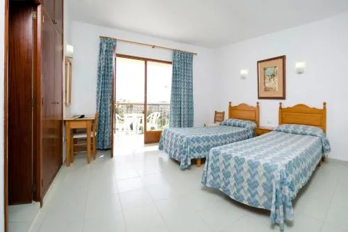 Hostal La Perla - Image 1