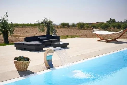 Oliveira House - Image 1