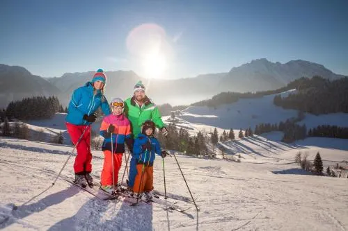 Chalet Happy Family, secluded location, 1000 sqm garden, mountainview, BBQ&bikes&sunbeds for free, u - Image 1
