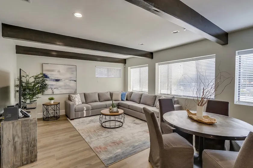 5 Bedroom plus loft room, 3 Bath home - Image 1