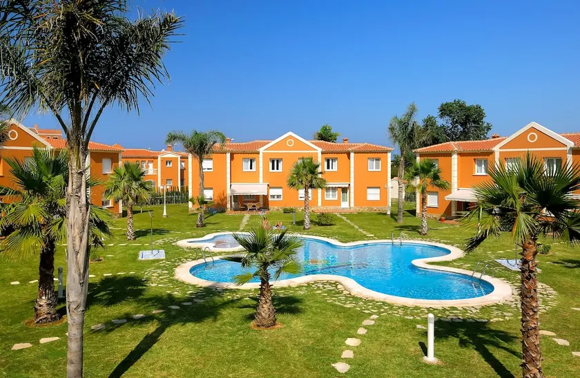 Oliva Nova Villas & Apartamentos - Image 1