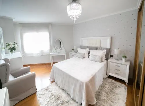 GALIHOST Precioso apartamento con parking en VilagarcÃ­a - Image 1