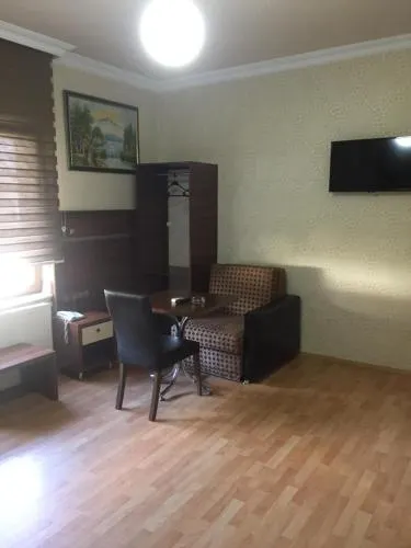 Kayzer Hotel - Image 1