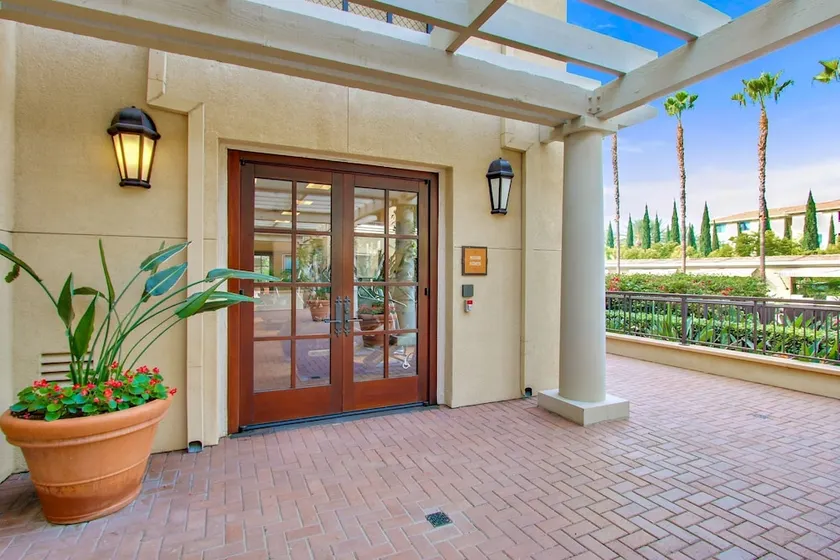 Bluebird Suites in Irvine - Image 1
