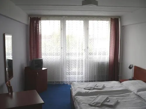 CMC Residence & Conference Inn - Image 1