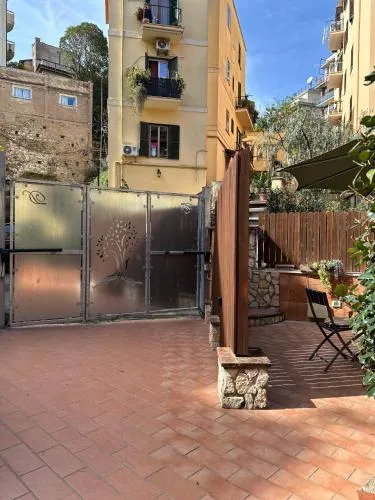 Eleonora House - Image 1
