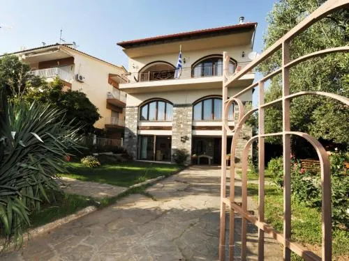 Elizabeth Home Nea Moudania - Image 1