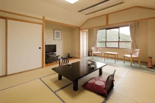 Hotel Sanazawa No Mori - Image 1
