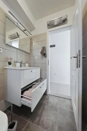 Holiday Home Hrast - Image 1