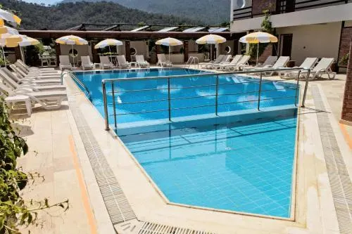 Armas Park Hotel - Image 1