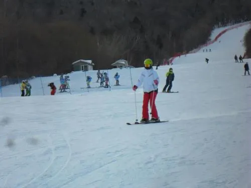 Yabuli Ski Resort Xuexianghong Hostel - Image 1