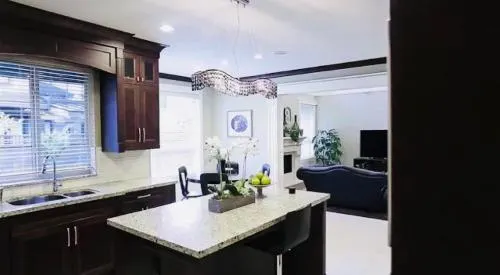 Richmond Barmond Home - Image 1