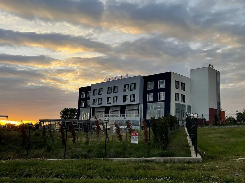 Kaymazlar Termal Otel - Image 1