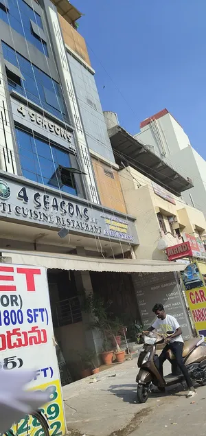 Hotel 4 Seasons - Image 1