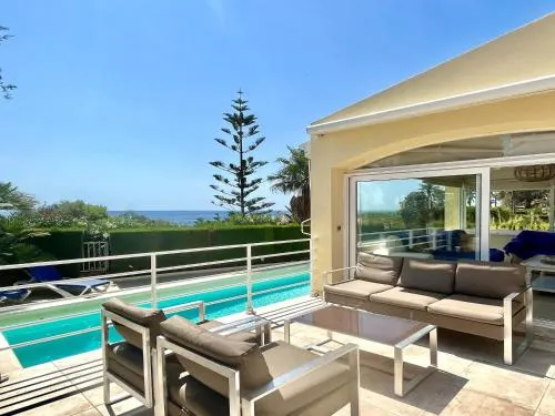Villa Catalina Stunning 4bedroom villa with air conditioning sea views & private swimming pool ideal for families - Image 1